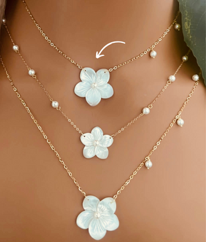 18KT Gold White Flower Necklace With Pearls